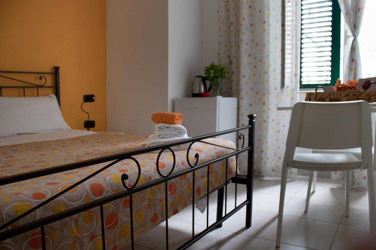 Pomodoro Ac Bed & Breakfast Naples Exterior photo
